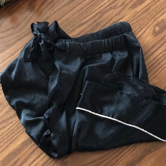 Vs silk pajama set - Picture 4 of 6